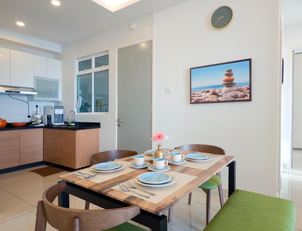 Seaview Condo Near Rf Mall, Food Court & Free Netflix ジョホールバル エクステリア 写真