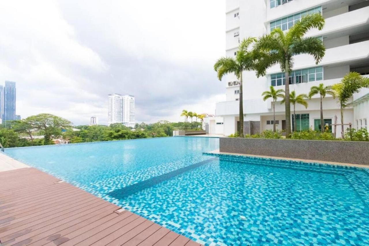 Seaview Condo Near Rf Mall, Food Court & Free Netflix ジョホールバル エクステリア 写真